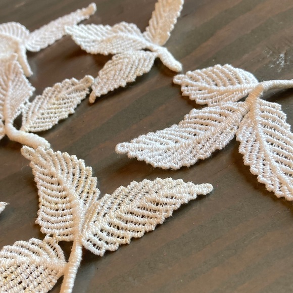 8 mid century cotton ecru stem and leaves appliqués. Beautiful - Picture 3 of 7